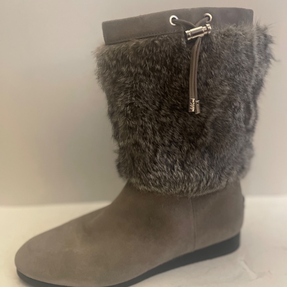 Michael Kora suede-like boots with full rabbit trim cuff - Picture 2 of 5